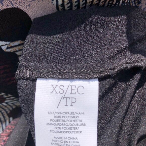 Cabi XS Floral V Neck Blouse Top Chiffon Sheer 3618 Weaver Sleeveless Flutter - Picture 8 of 9